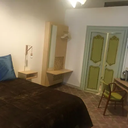 Bed & Breakfast Pal Art & *