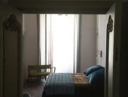 Bed & Breakfast Pal Art & *